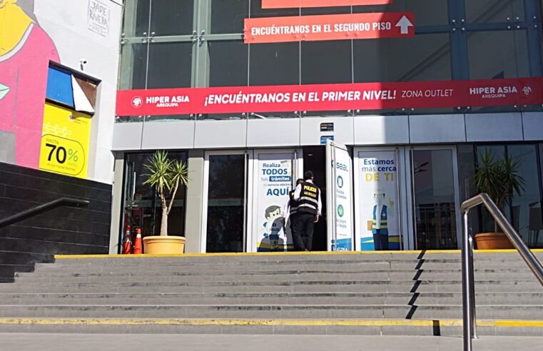 Criminales asaltan dos centros comerciales dos días seguidos