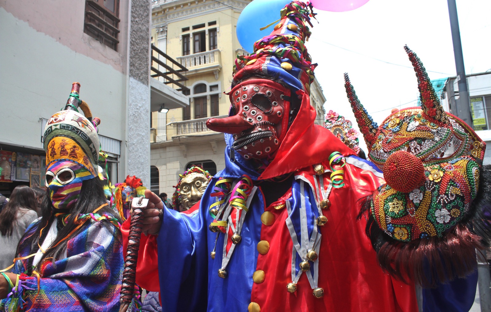 Así se vivió el pasacalle de máscaras de carnaval