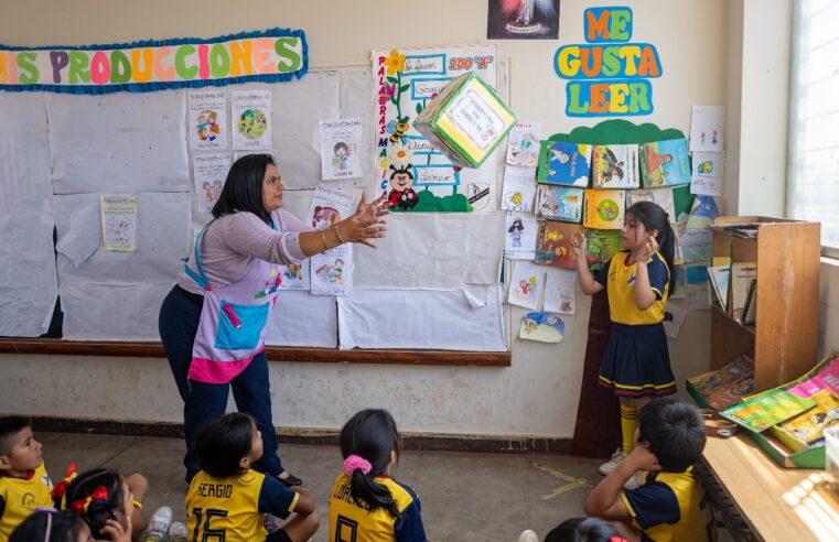 Reconocieron a 605 maestros de 20 regiones por buenas prácticas