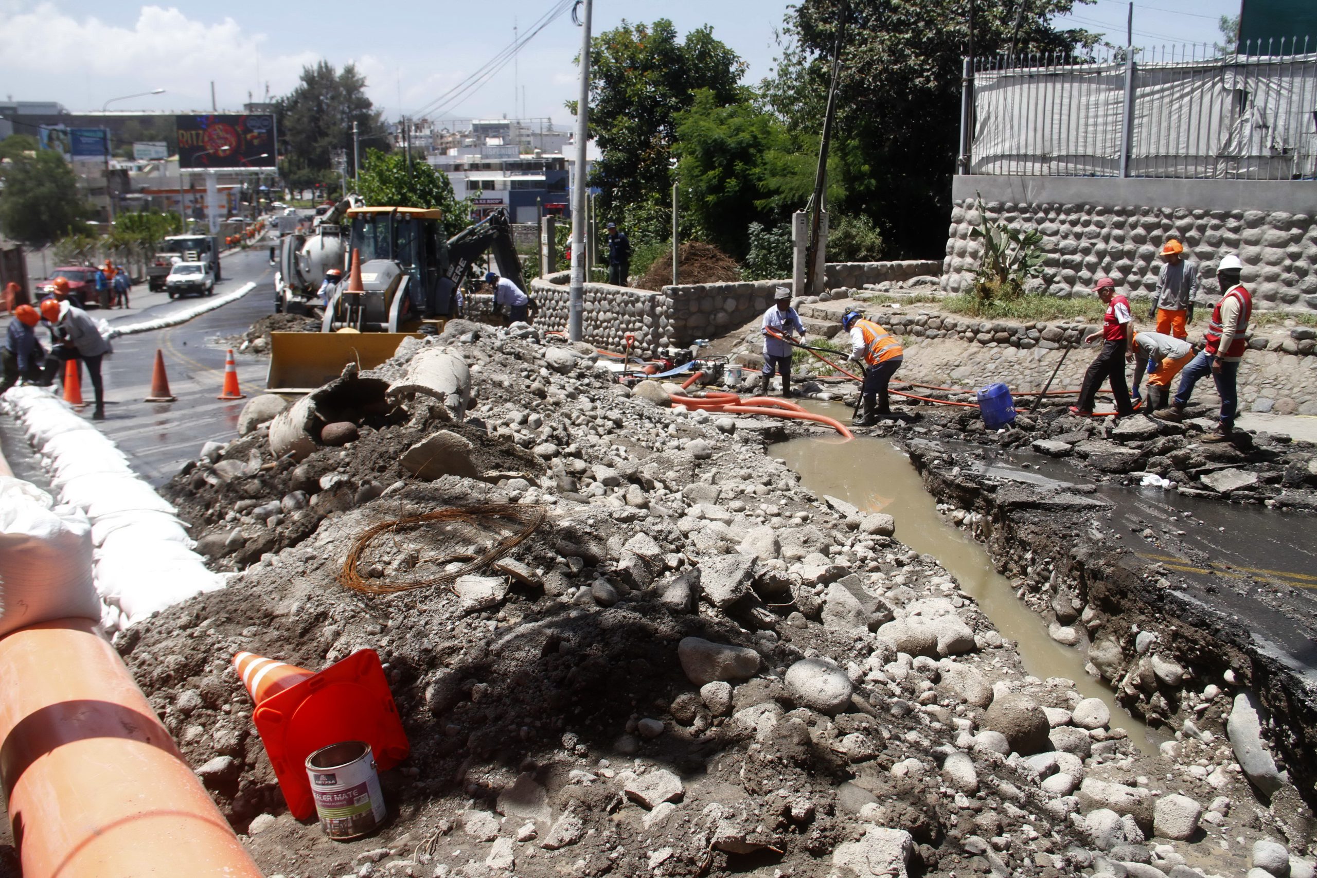 Desgaste de tubería produjo cierre de puente San Martín