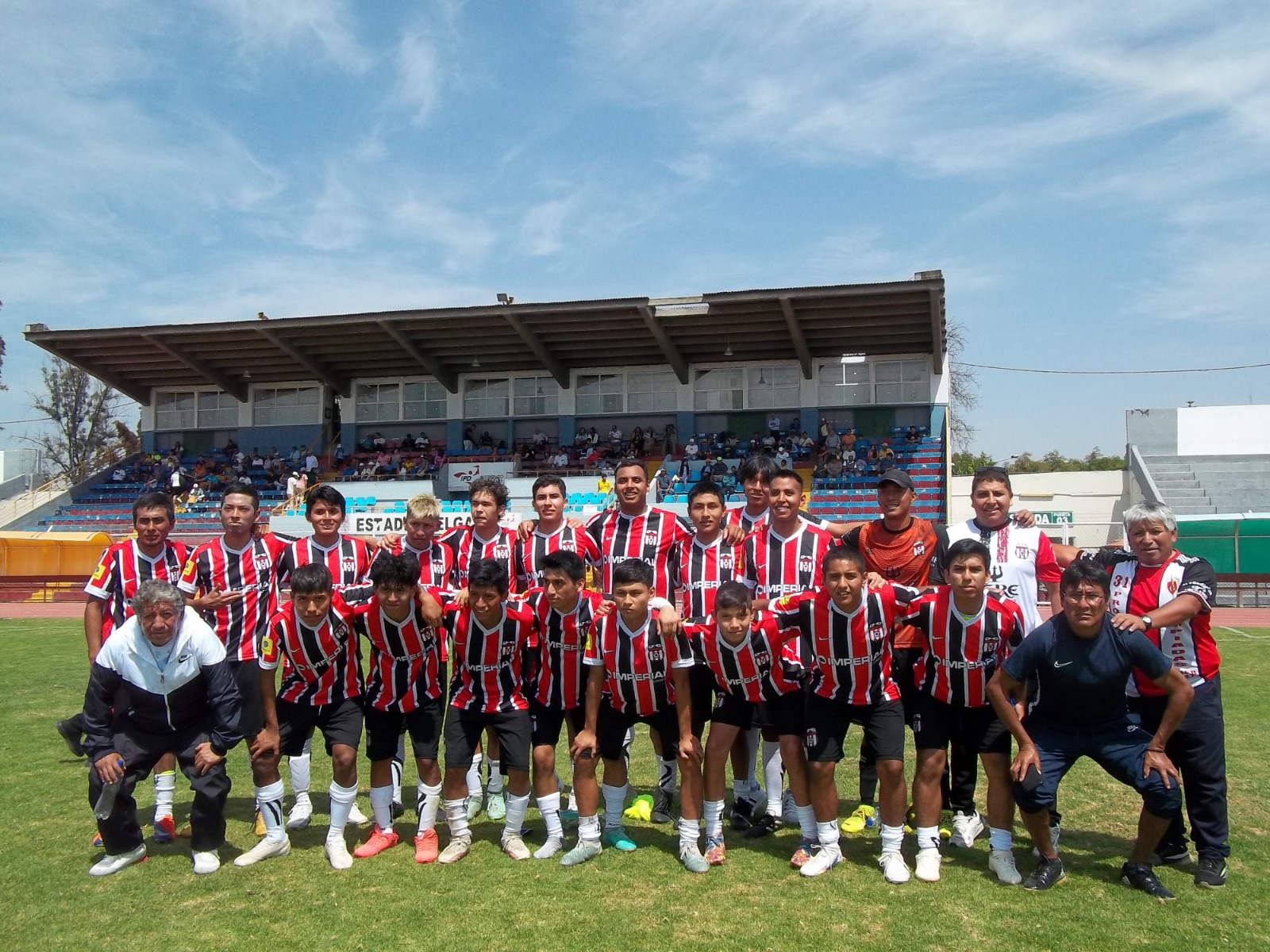 Huracán empató y sigue puntero en la Liga del Cercado