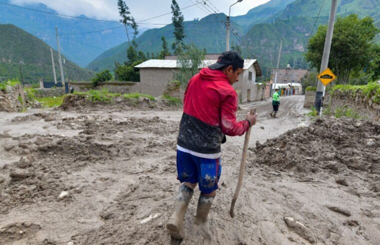 Son 303 distritos de la sierra en riesgo por huaicos y deslizamientos