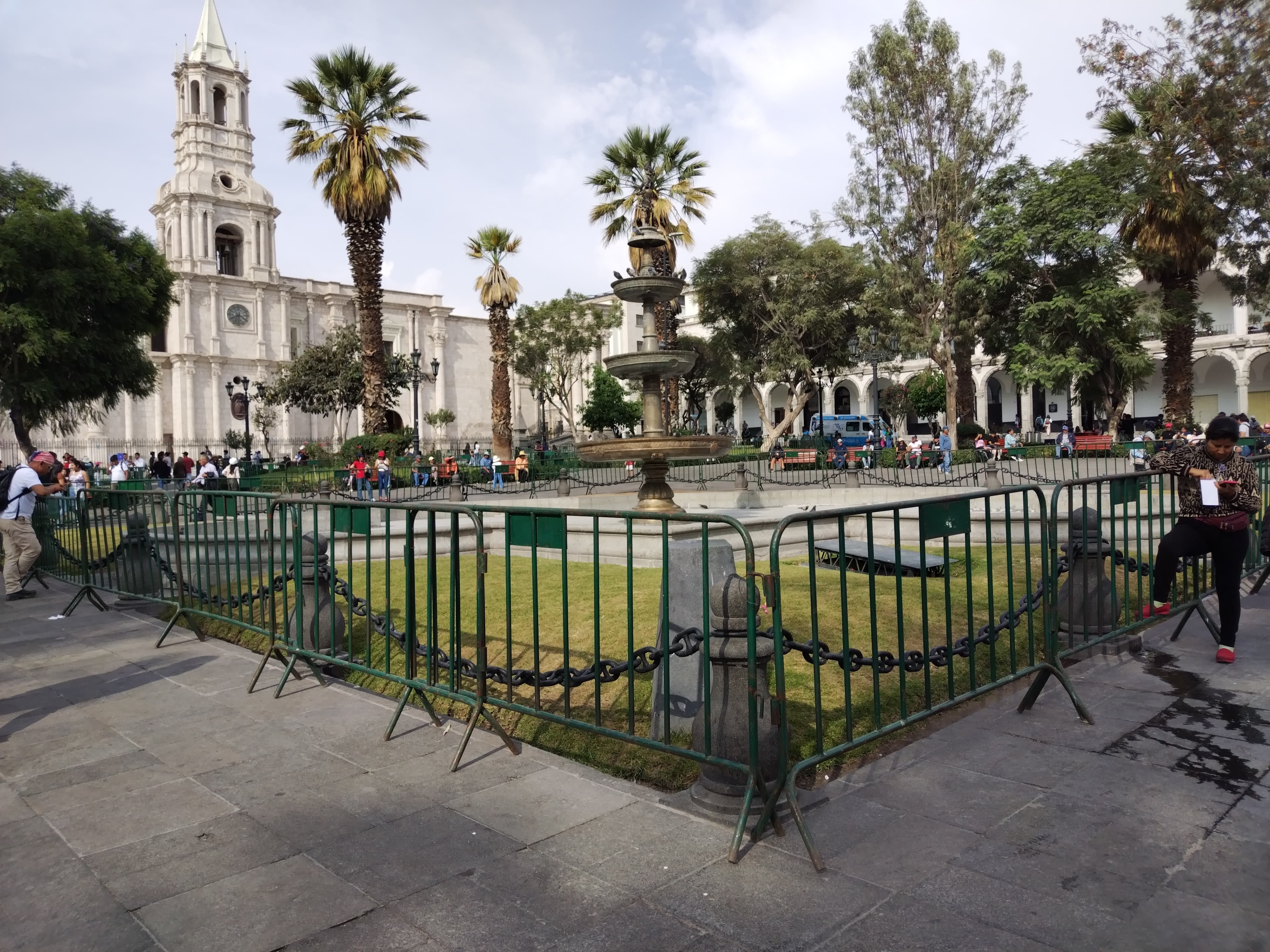 Evalúan retirar vallas de la Plaza de Armas después de Semana Santa