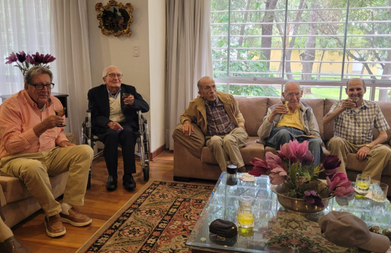 Alumnos del San José de hace 70 años se reunieron en Arequipa