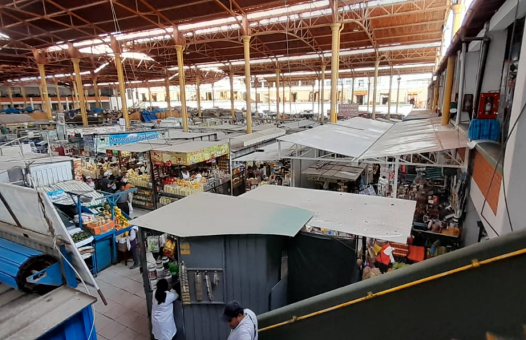 Regidores analizan privatización de mercado San Camilo