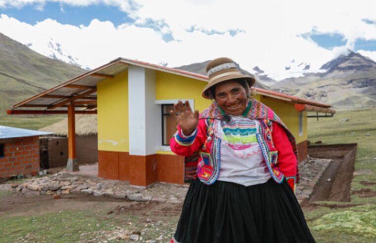 Vivienda entrega 810 viviendas  rurales a familias damnificadas