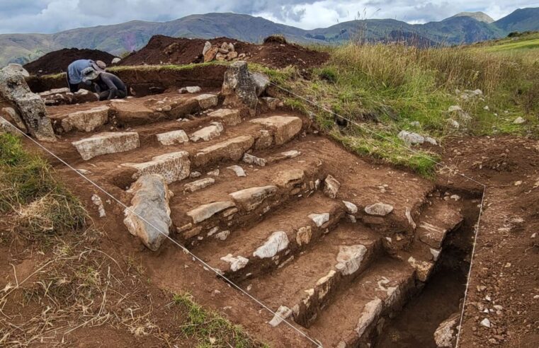 Descubren centro ceremonial de 3000 años de antigüedad