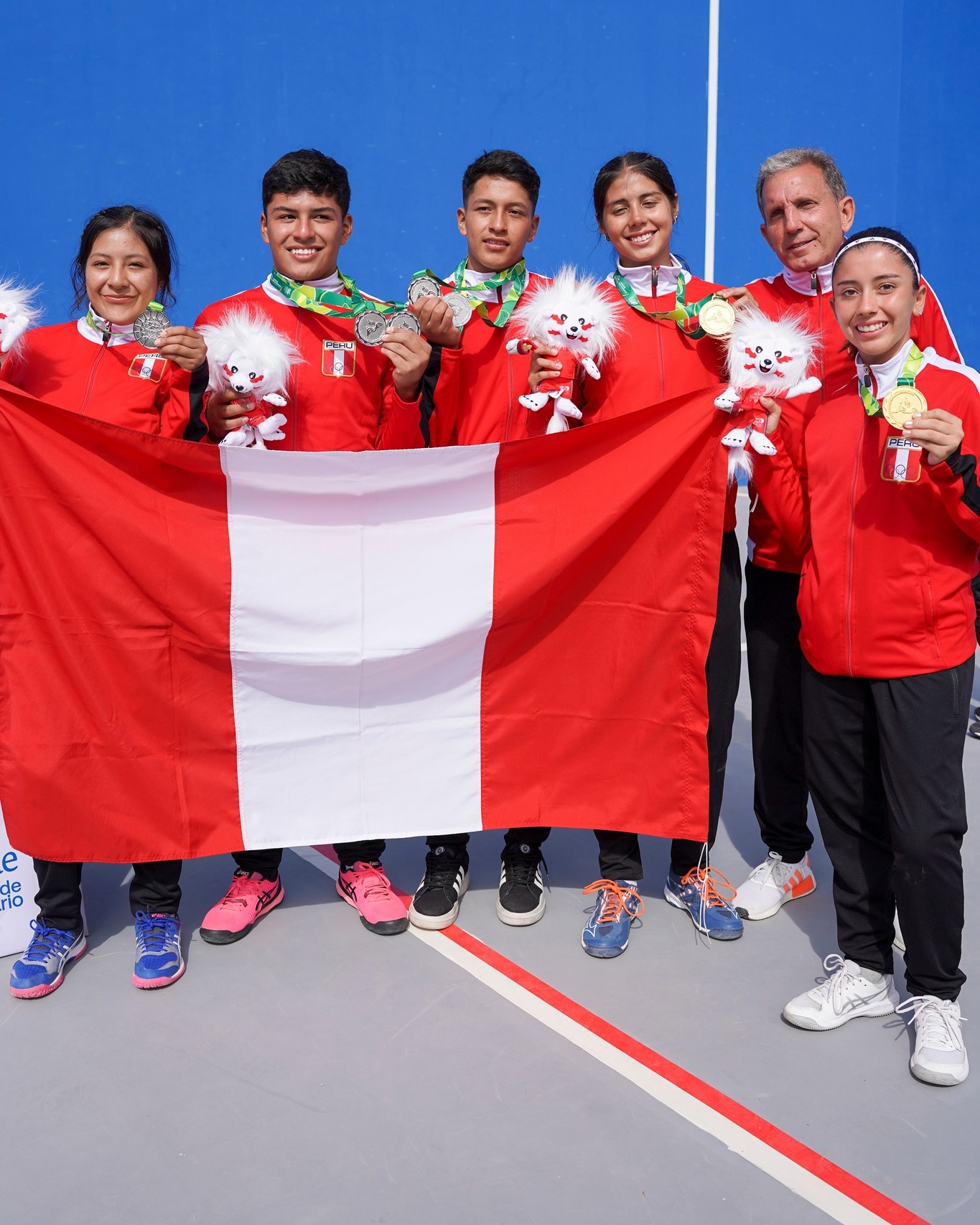 Perú llegó a las cien medallas en los Bolivarianos