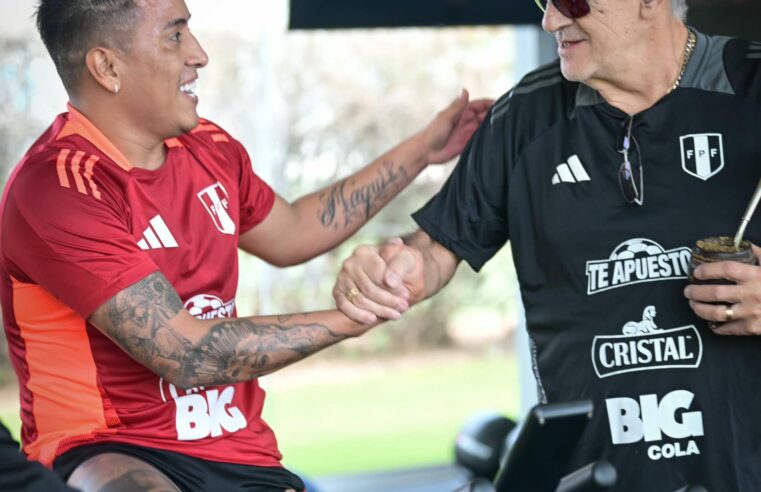 Cueva aún sueña con volver a la selección peruana
