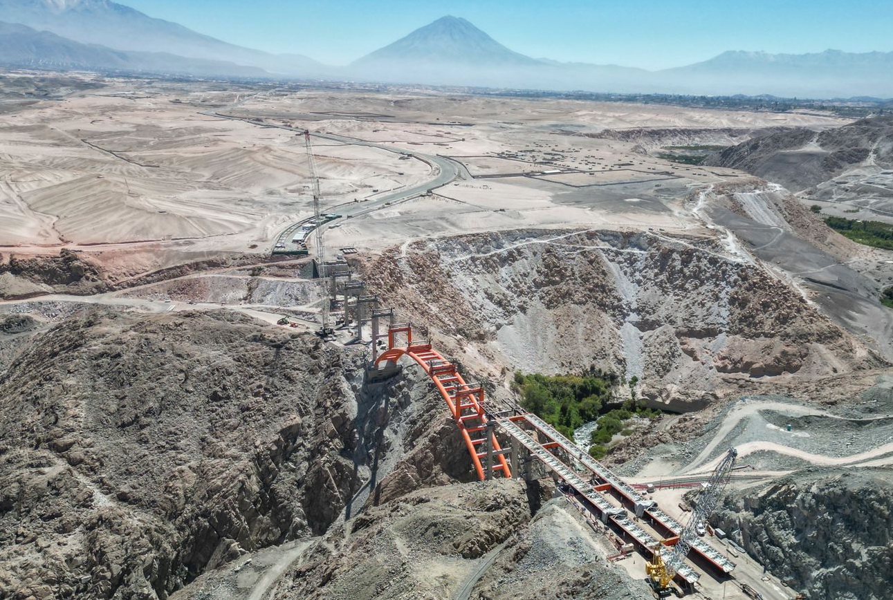 Puente de autopista Arequipa – La Joya no estará listo en junio como se anunció