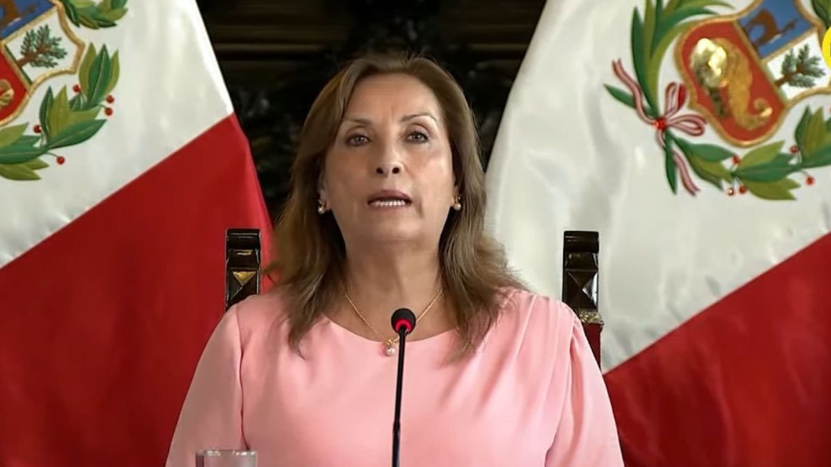 Dina Boluarte aceptó que recibió «en calidad de préstamo» un reloj Rolex de su “amigo” Wilfredo Oscorima