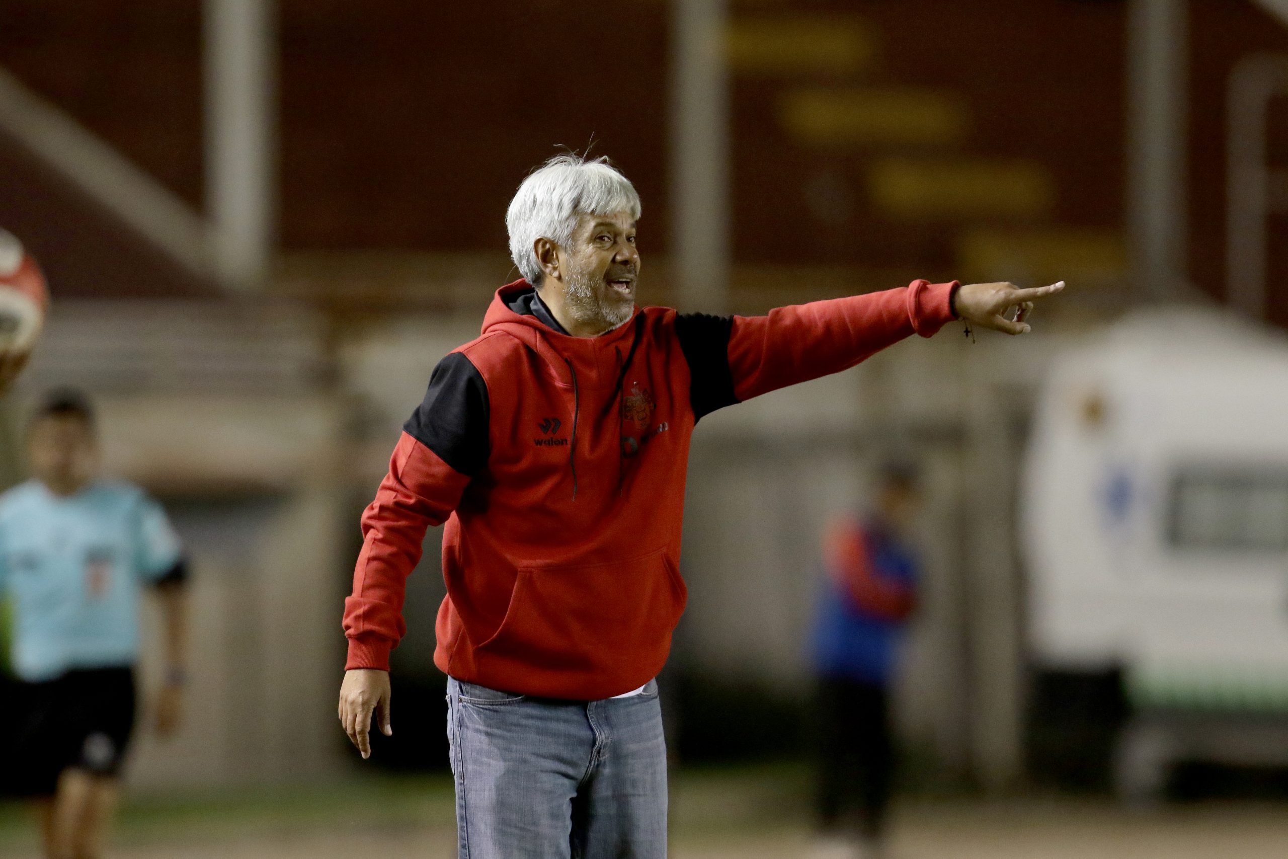 El DT Marco Valencia y su equipo pisan tierra