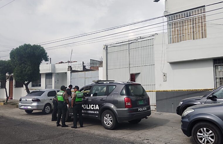 Más de cinco delincuentes asaltan a mano armada depósito en Cayma