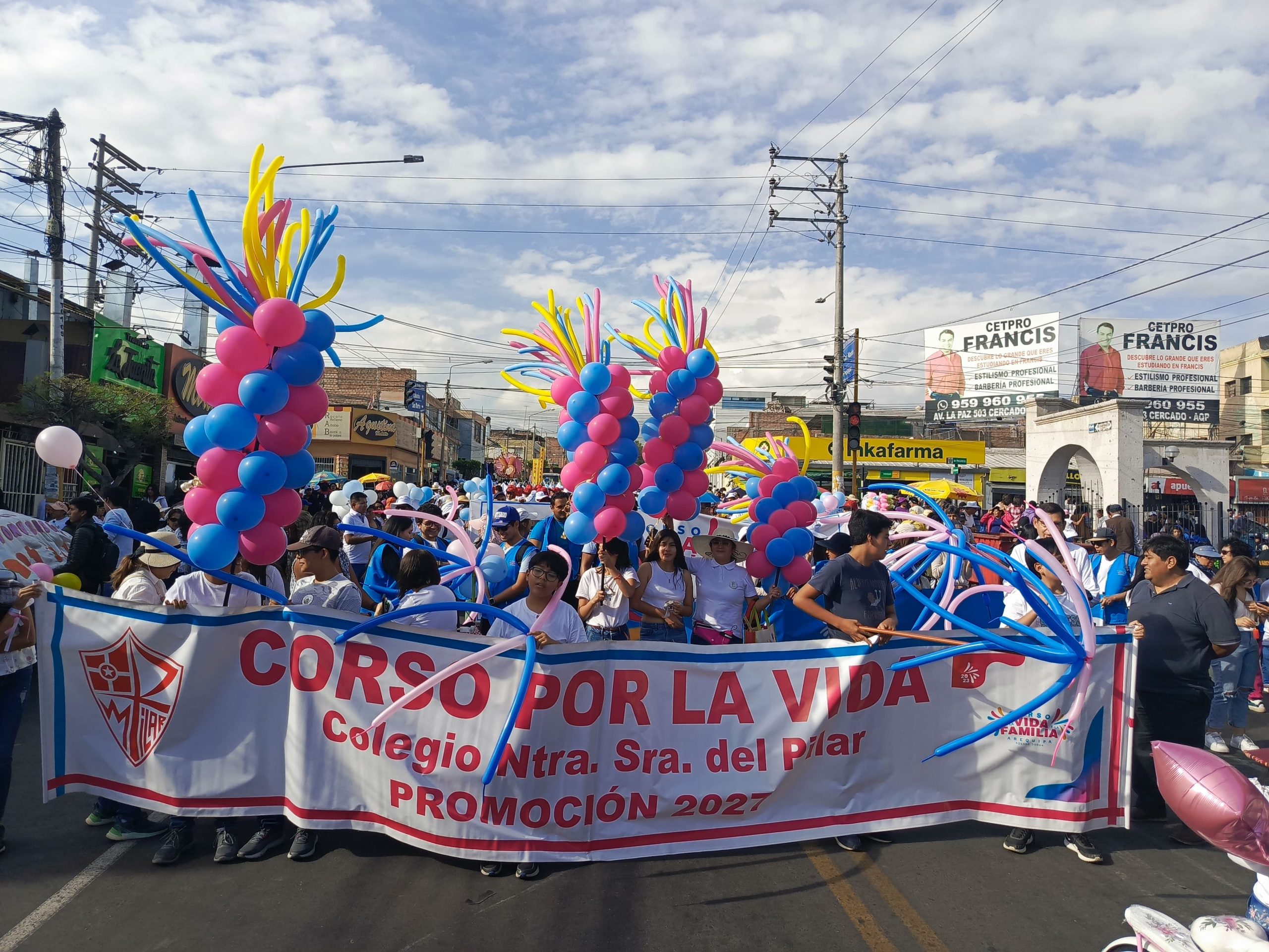 Masiva participación en el Corso por la Vida y la Familia