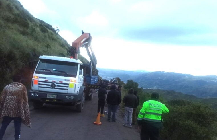 Cinco personas fallecidas deja vuelco de miniván en  Paruro