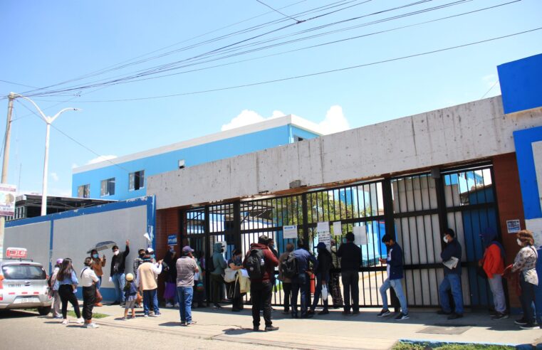 Más del 70% de la población descontento con a atención de Minsa y de EsSalud.