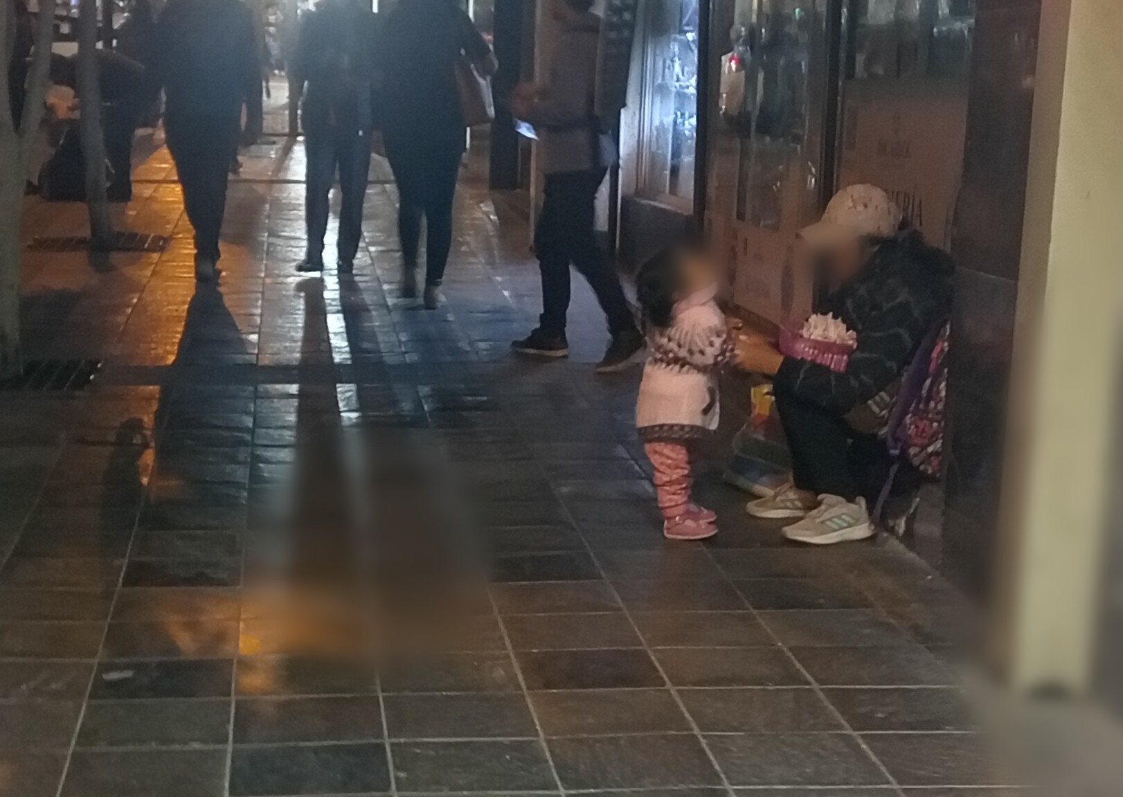 Más niños piden limosna y trabajan en las calles de Arequipa