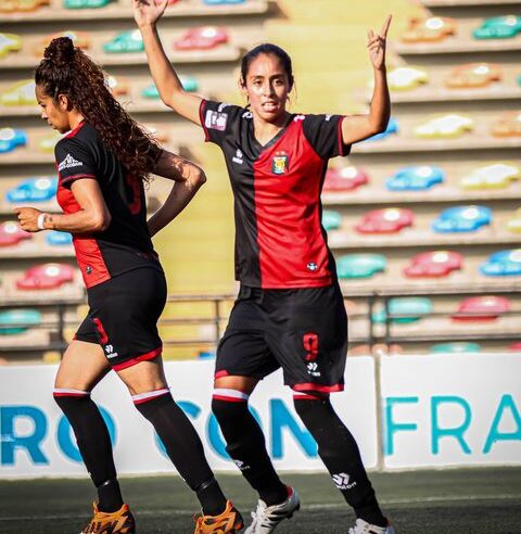 Las «Leonas» rugieron y ganaron en Lima al «Muni»