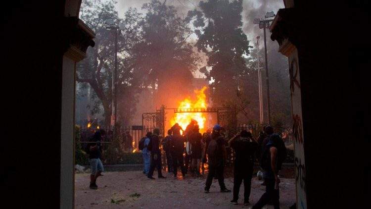 Ataque incendiario en el sur deja 11 camiones destruidos