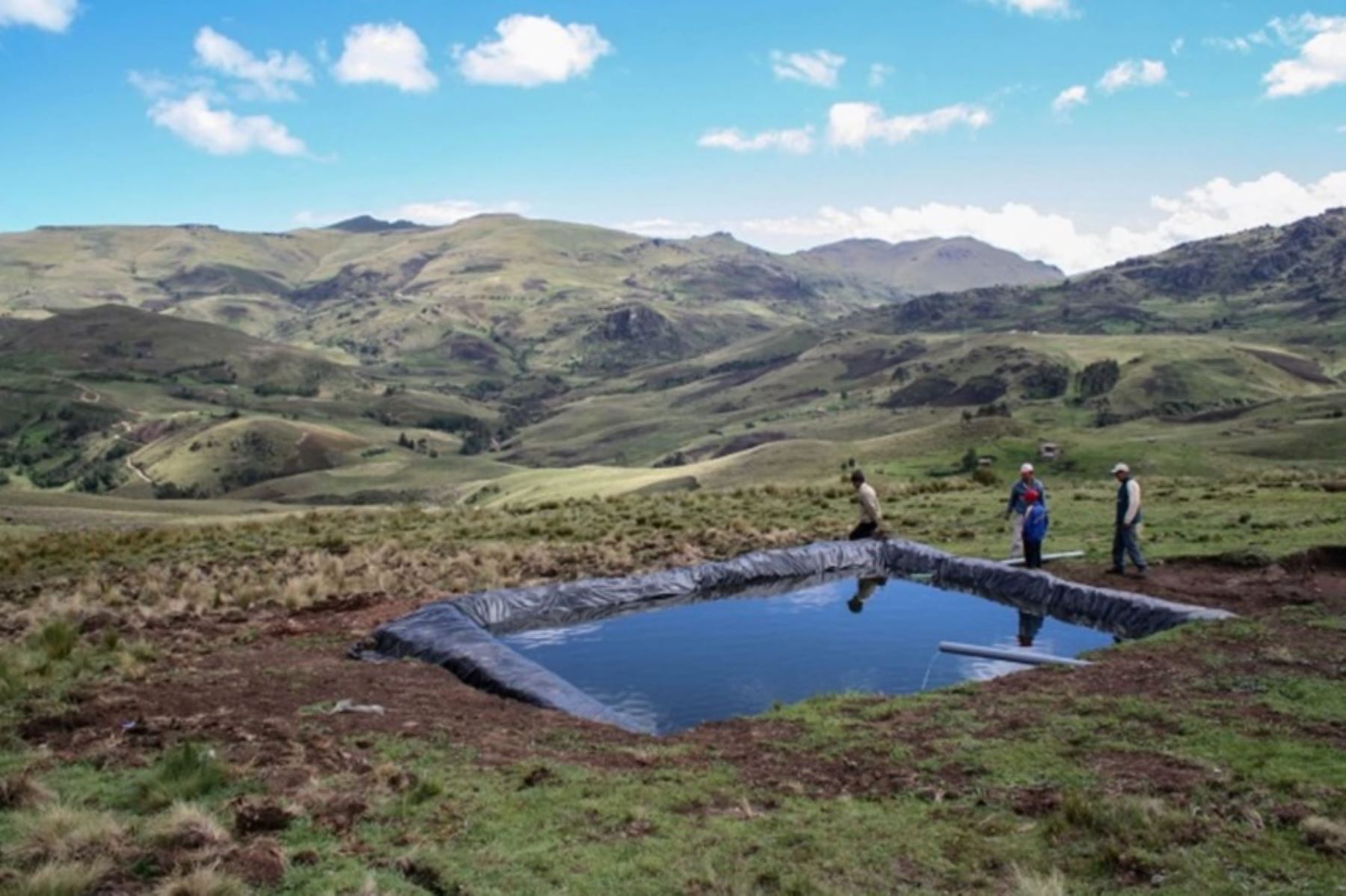 Inicia construcción de 92 qochas en beneficio de 2 mil familias