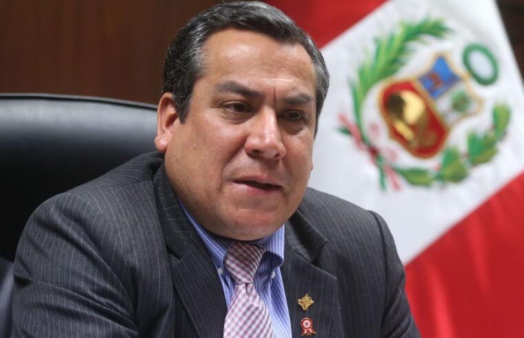 Adrianzén: Más de 14 cambios en PCM en menos de un mes