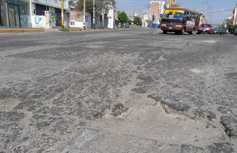 Paucarpata con huecos en las calles por falta de acción del alcalde