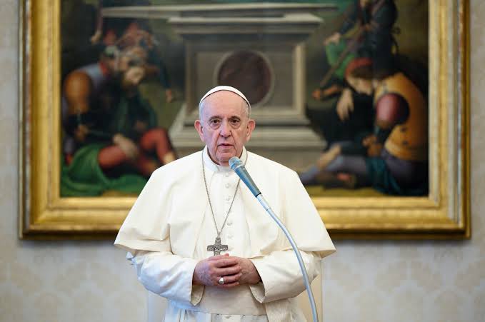 Papa Francisco anima a abatir las enemistades