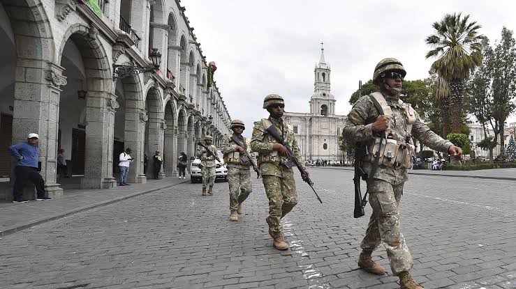 Fuerzas Armadas saldrán desde mañana a patrullar las calles junto a la Policía