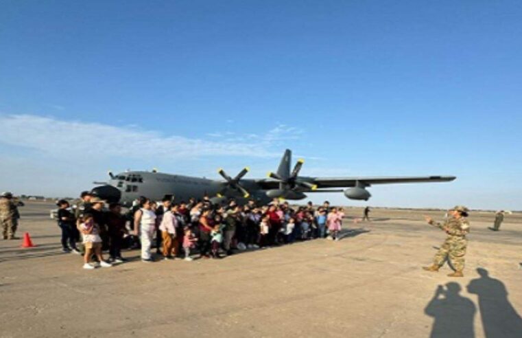 En avión de la FAP retornan a Chiclayo niños operados de labio leporino