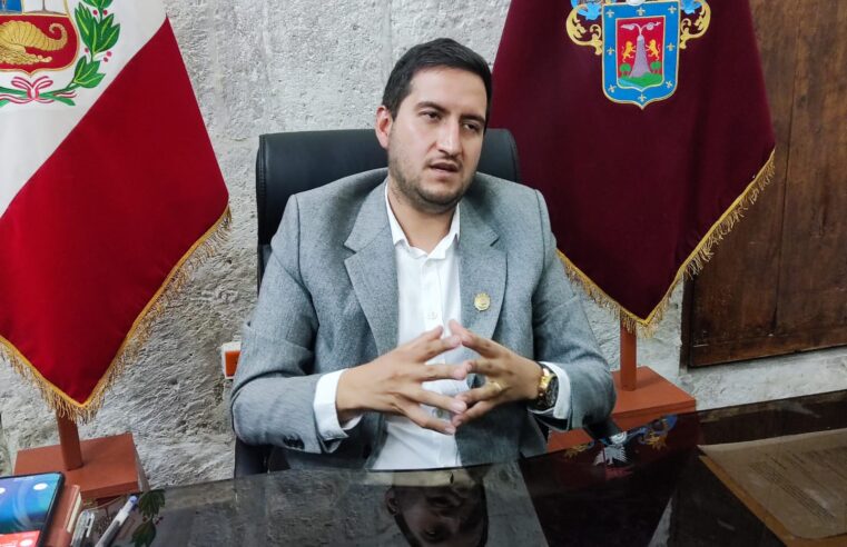 Gobernador acudirá a consejo regional para responder sobre cuestionamientos