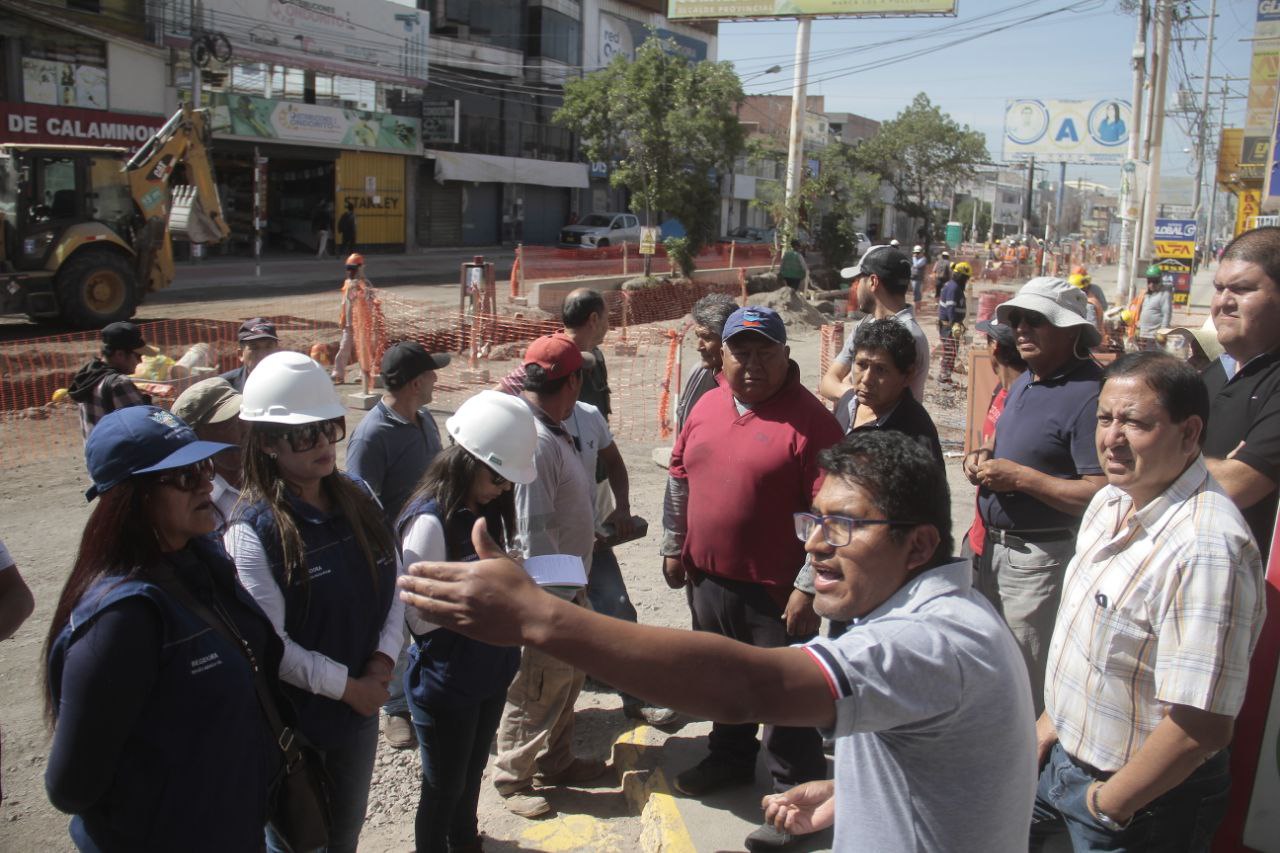 Comerciantes en avenida Jesús denuncian abandono por falta de culminación de obras