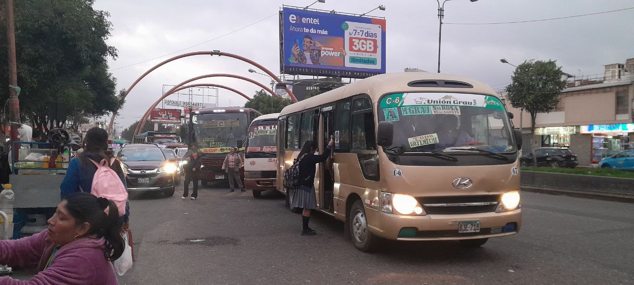 Transportistas piden a nuevo gerente  iniciar fase operativa del SIT