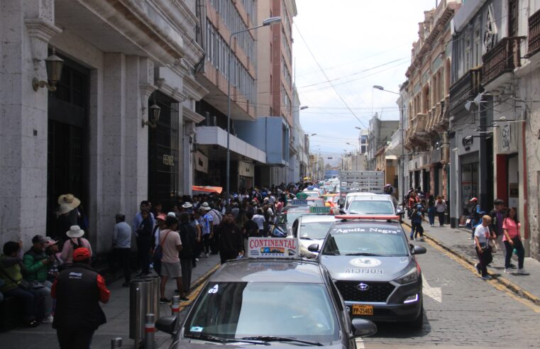 Reducción de requisitos para taxi aumentarían congestión vehicular