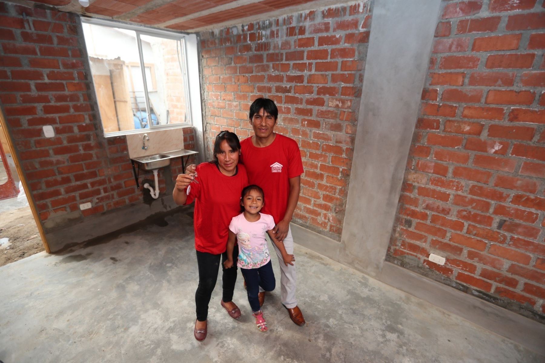 Más de 26 000 familias construirán su vivienda este 2024 en regiones