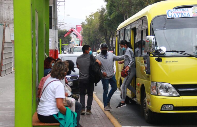 Dirigente de transportistas informales expone integridad de los pasajeros