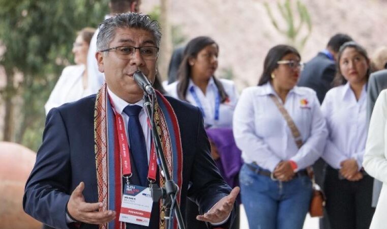 Gobernador regional recibió dos relojes Rolex de imitación