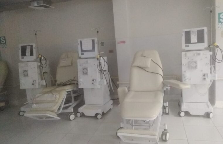 Larga espera de pacientes renales por equipos de hemodiálisis
