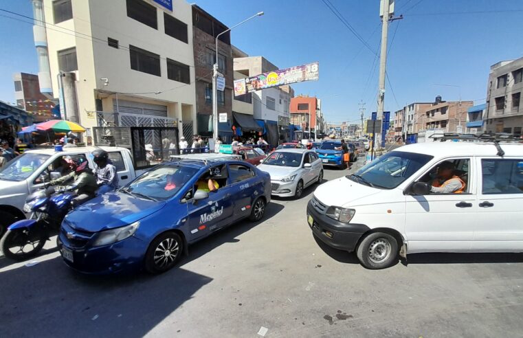 Contaminación empeora por congestión vehicular