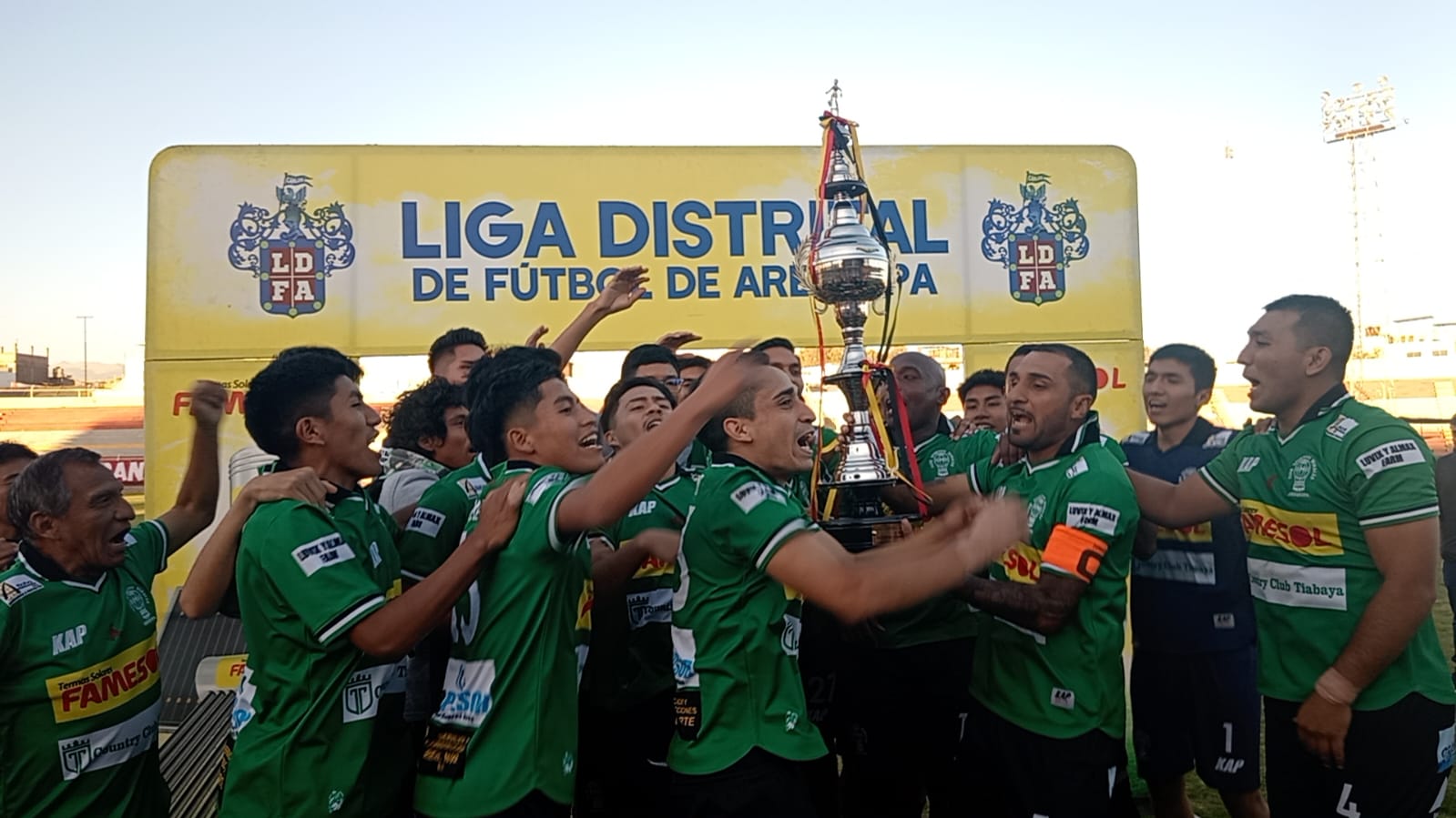 Huracán campeón en la Liga del Cercado