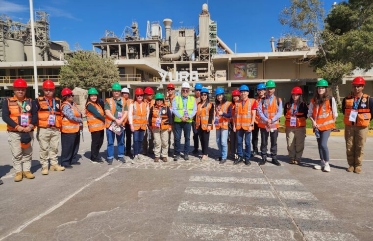 Cementos Yura recibe en su planta a funcionarios de APEC.