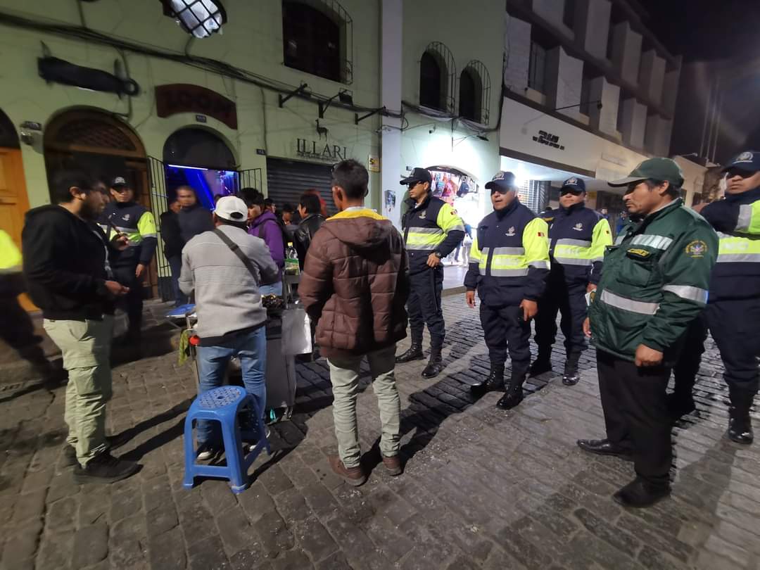 Señalan falta de policías municipales para controlar comercio ambulatorio