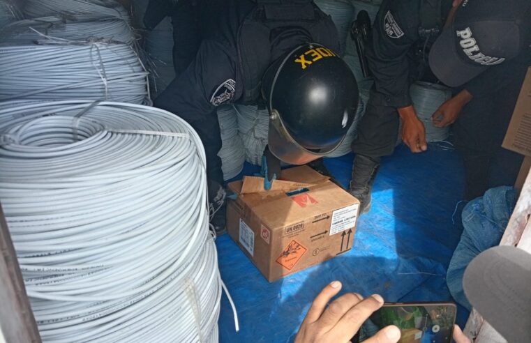 Detienen a cinco personas por posesión de explosivos