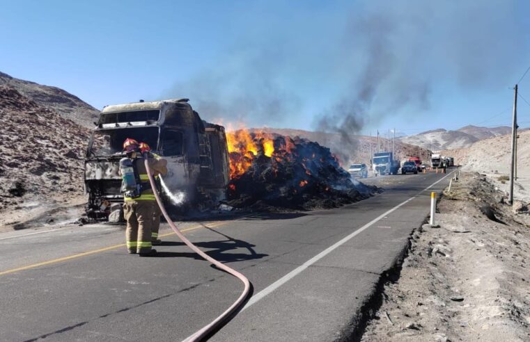 Conductor salva de morir tras incendio de camión en Uchumayo