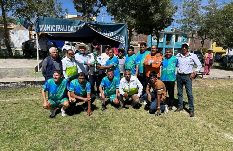 Deportivo Sicuani campeón en torneo de futbolistas máster