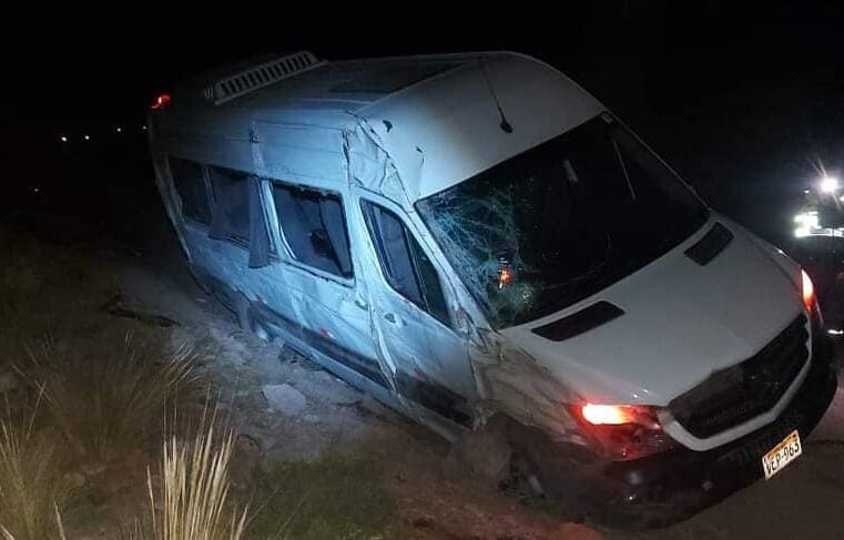 Conductor fallece tras volcadura de vehículo en Caylloma