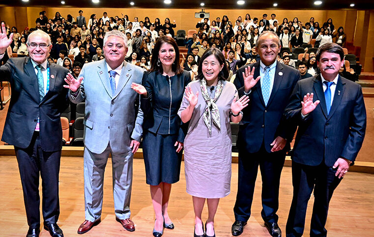 UCSM PRESENTE EN APEC