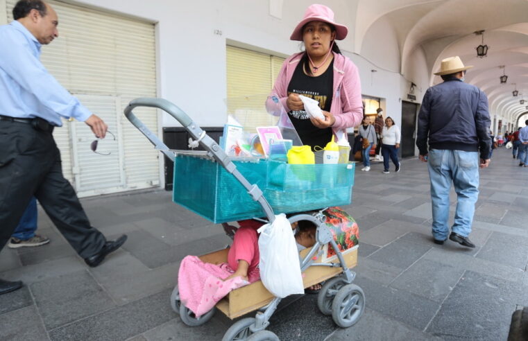 Alrededor del 260 mil 606 madres laboran en Arequipa