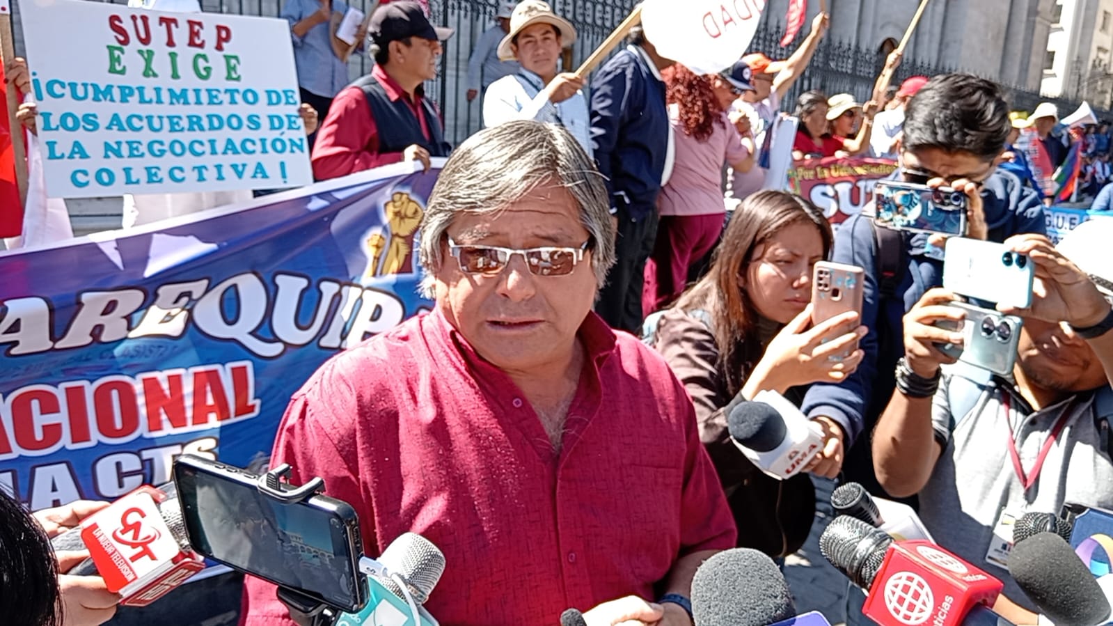 “Se tiene abandonada la educación” Profesores de Arequipa apoyaron paro de 24 horas