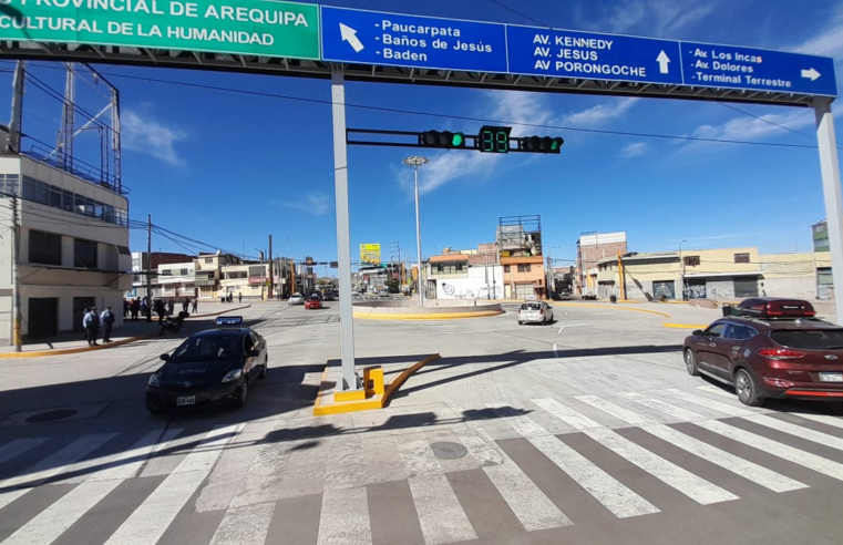 Obras en avenida Jesús no permiten paso de transporte público en eje Bicentenario