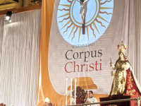Monseñor Javier Del Río Alba presidió el Corpus Christi.